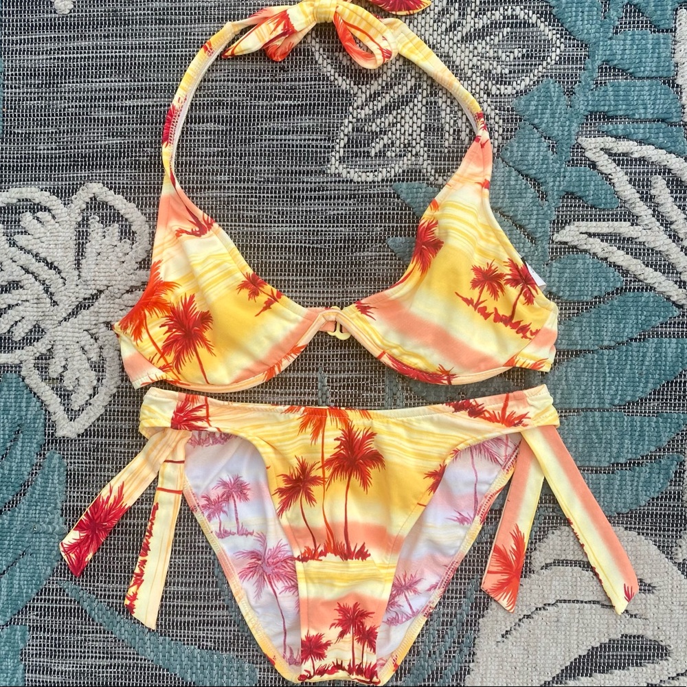 Island Soul Hawaiian Beach Scene Tropical Bikini Set Medium - Picture 1 of 9